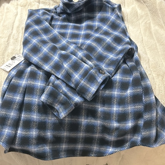 Blue plaid Shacket - Picture 8 of 8